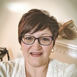 Meet your Posher, Stacie